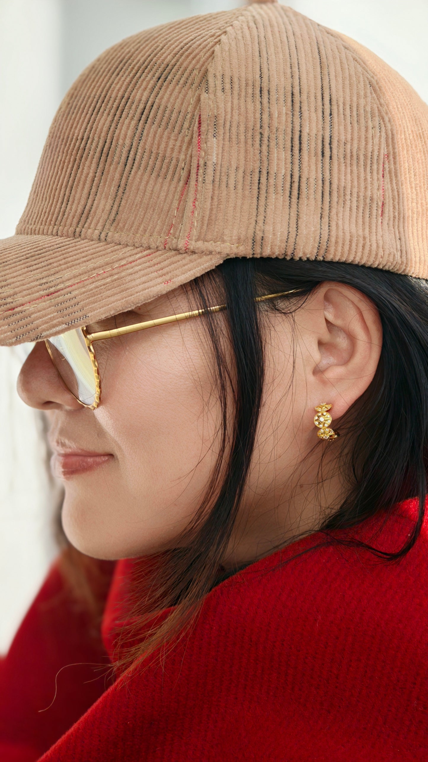 Sun-Patterned Gold Hoop Earrings: Radiant Sparkle with Warm Charm