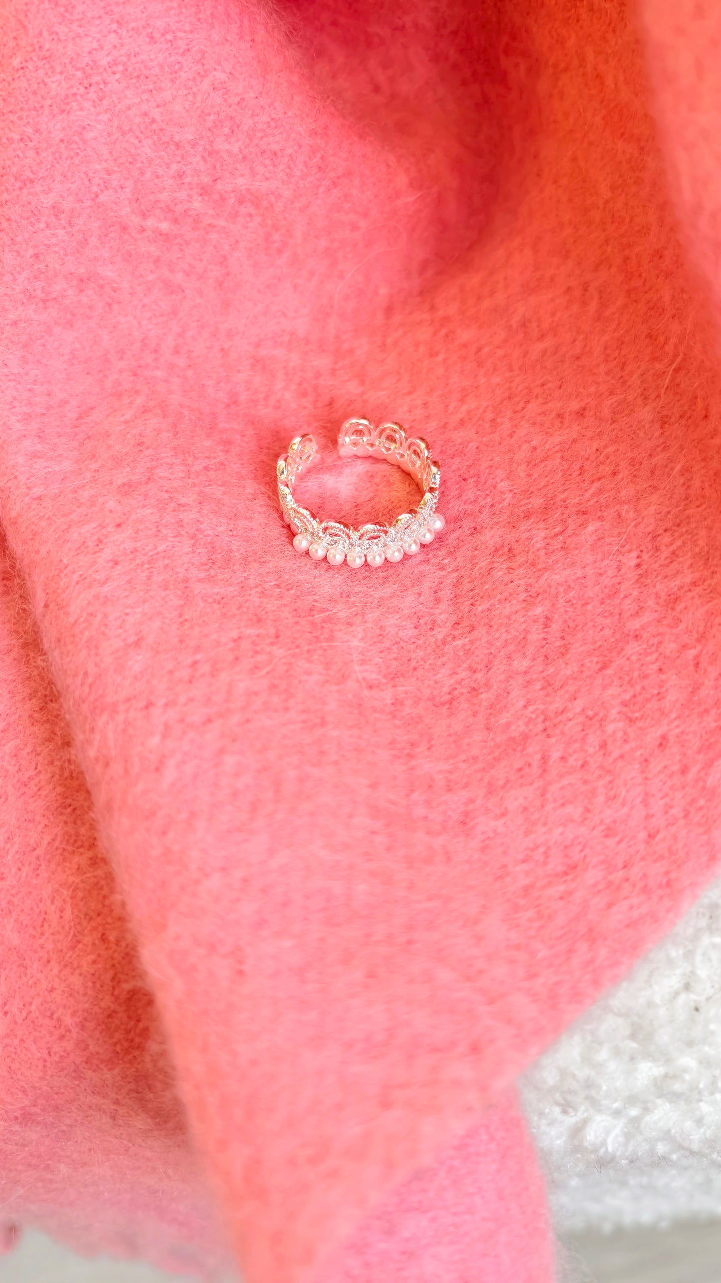 Lace & Pearl Silver Ring Set: Romantic Softness Meets Sleek Elegance