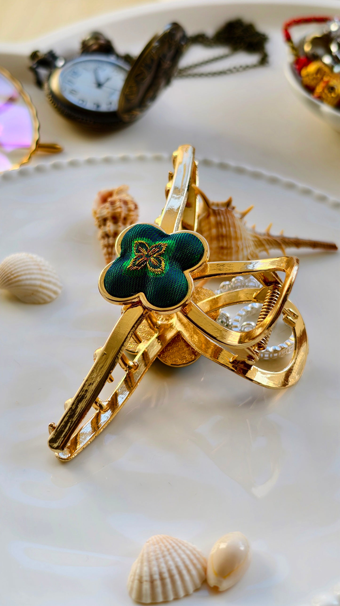 Shu Embroidery Hair Clip
