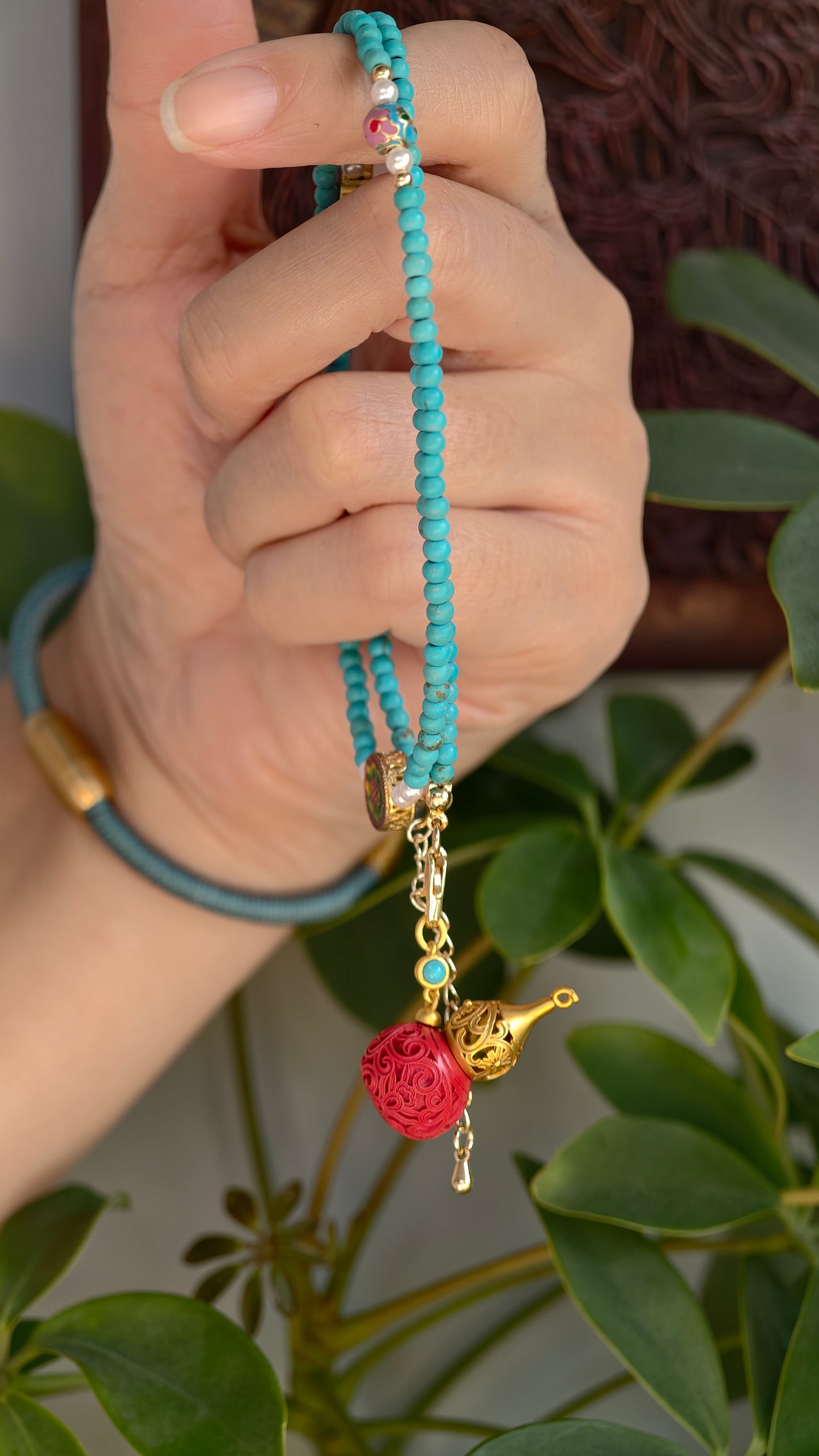 Turquoise and Cinnabar Hulu necklace