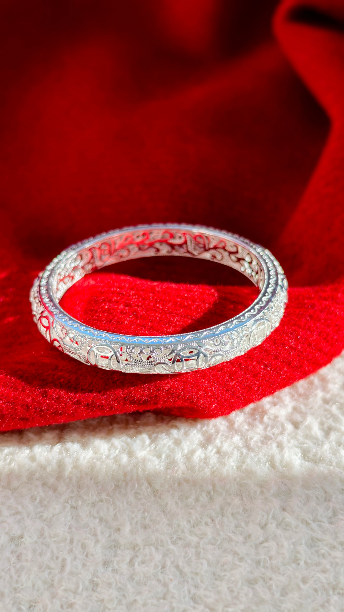 Sterling Silver Bangle: Intricate Filigree Carving