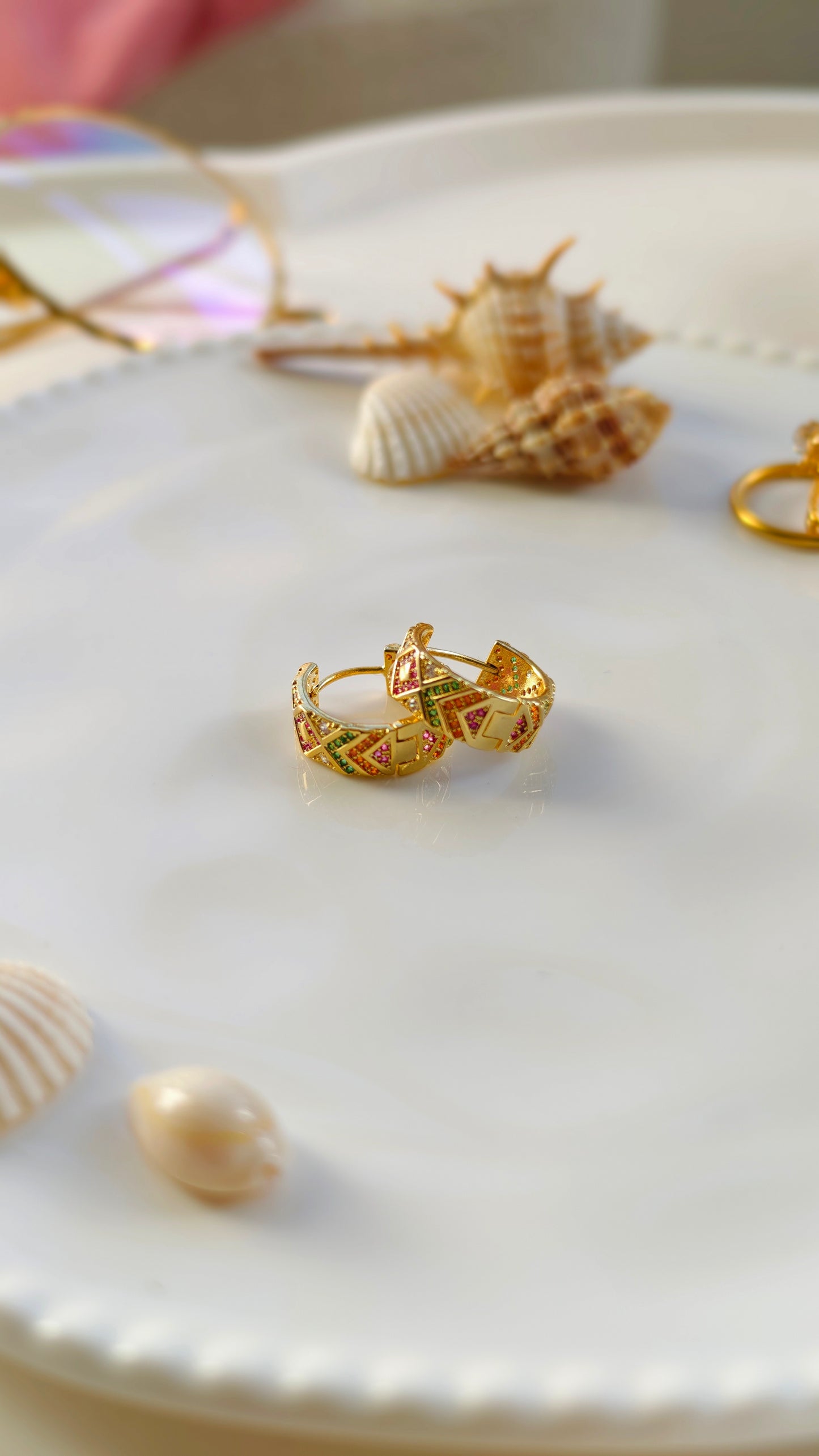 Geometric Pattern Hoop Earrings: Bold Color & Artful Texture