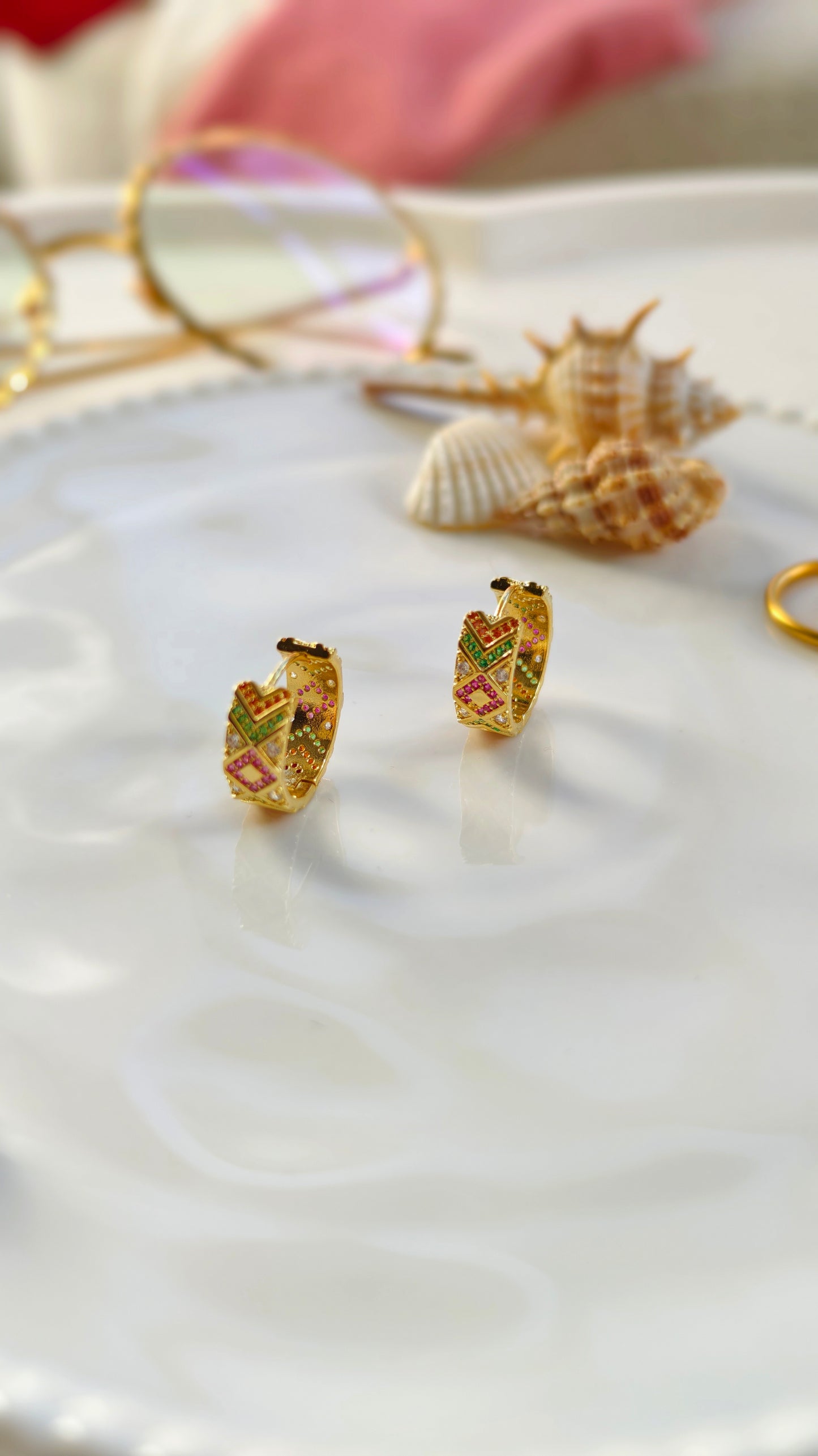 Geometric Pattern Hoop Earrings: Bold Color & Artful Texture