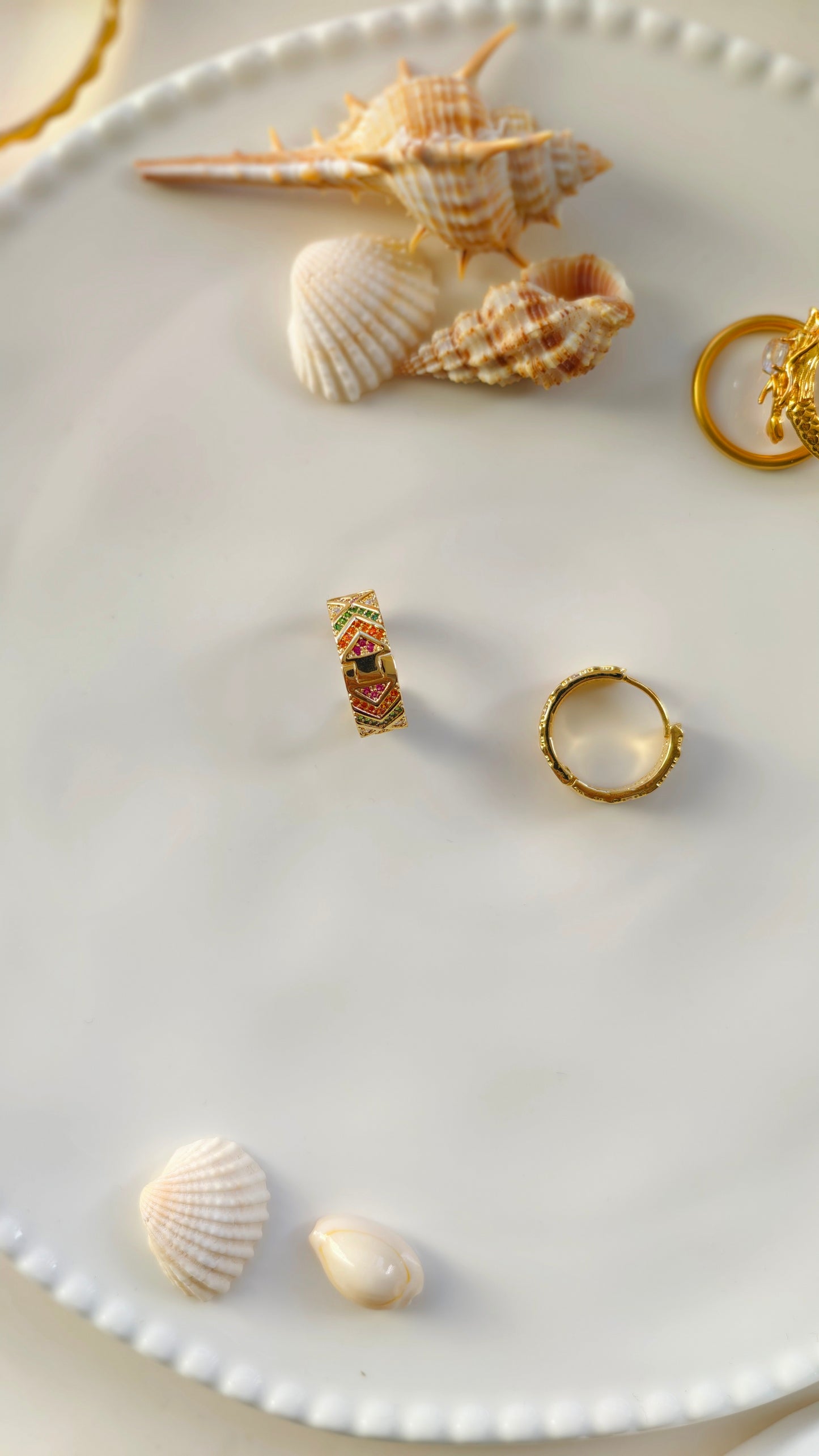 Geometric Pattern Hoop Earrings: Bold Color & Artful Texture