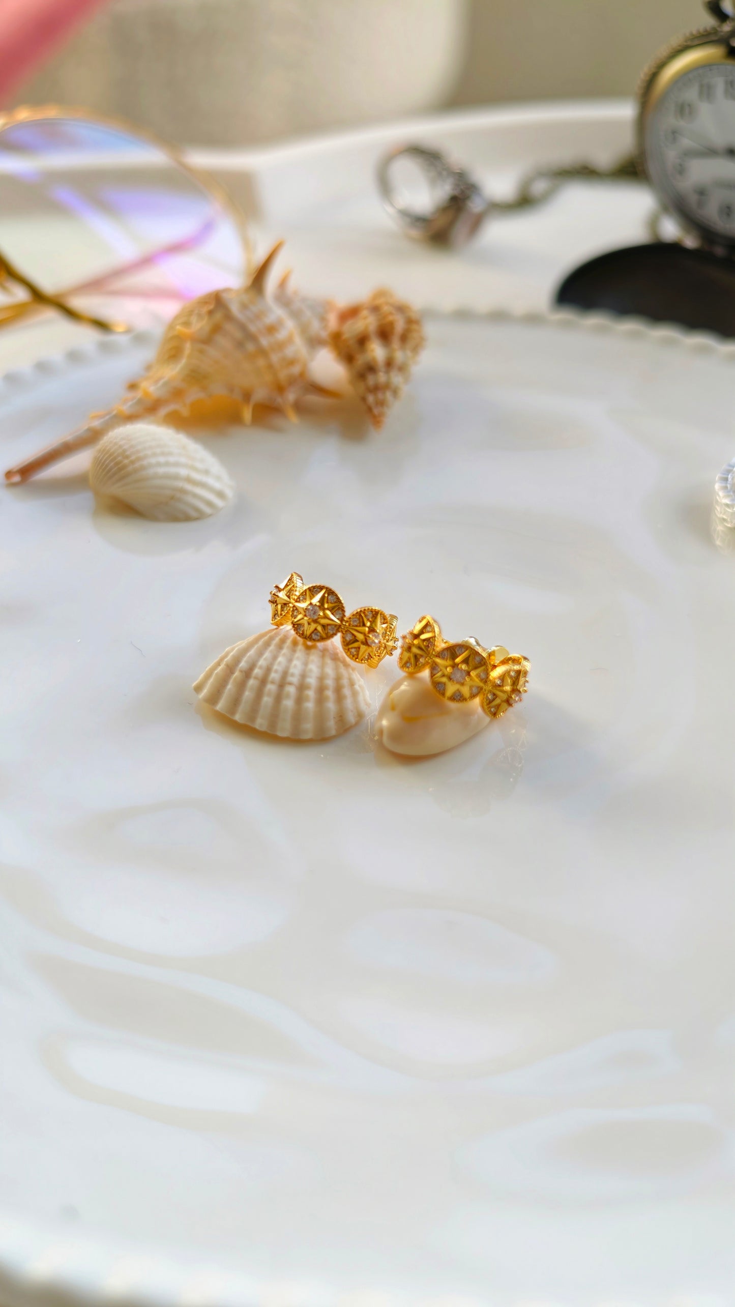 Sun-Patterned Gold Hoop Earrings: Radiant Sparkle with Warm Charm