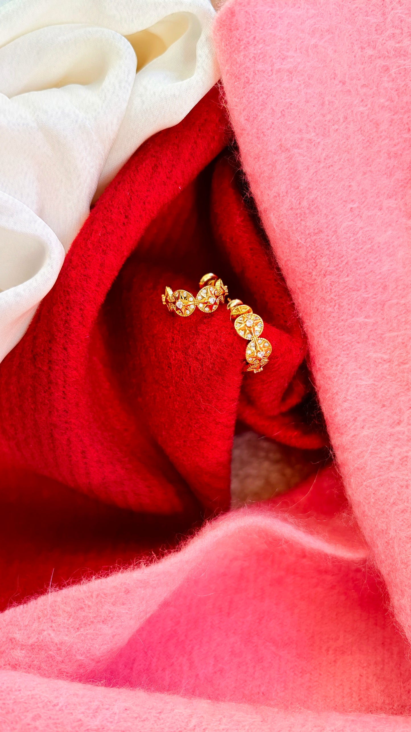 Sun-Patterned Gold Hoop Earrings: Radiant Sparkle with Warm Charm
