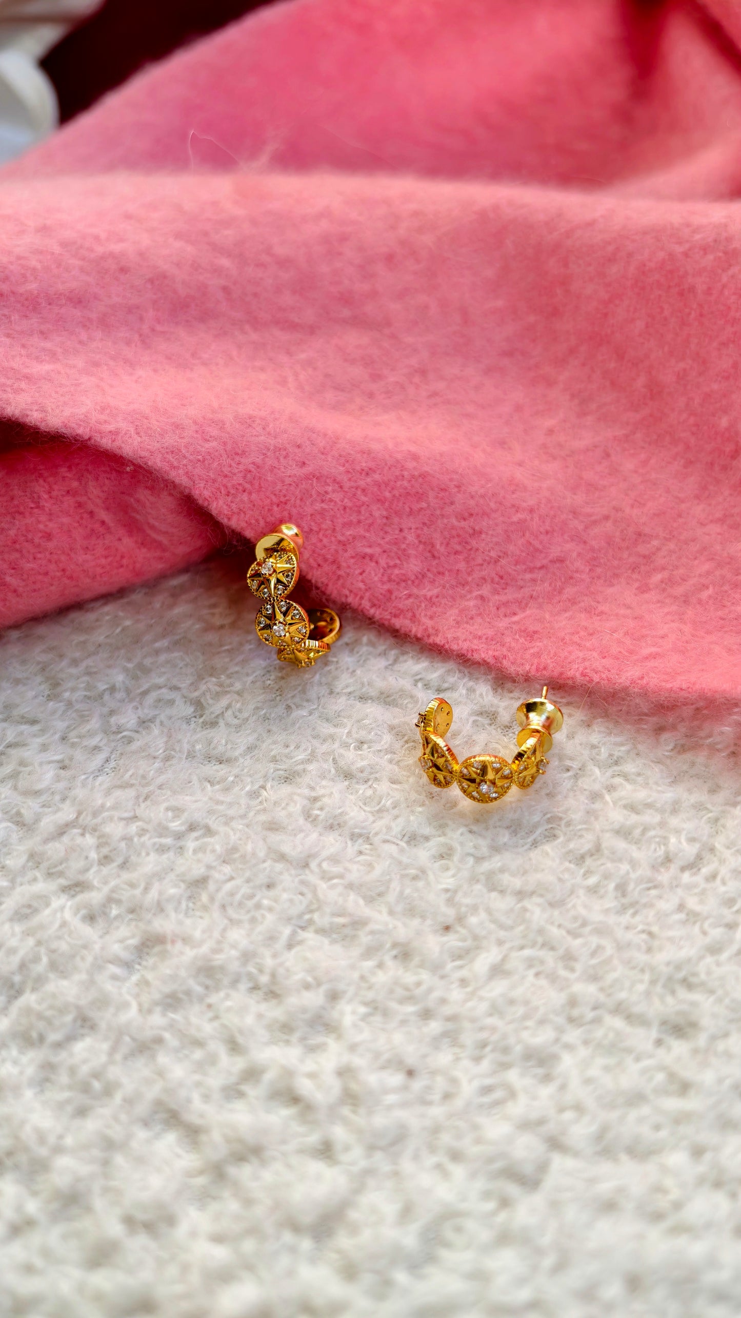 Sun-Patterned Gold Hoop Earrings: Radiant Sparkle with Warm Charm