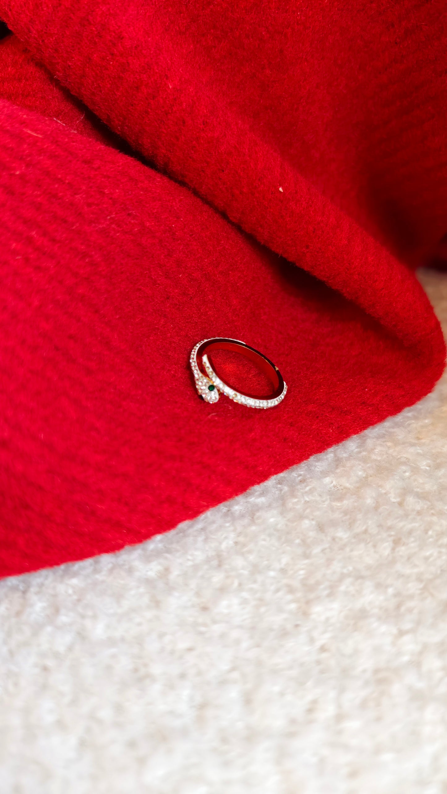 Snake & Minimalist Gold Ring Set: Edgy Charm Meets Sleek Elegance